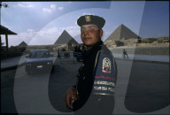 Nach Massaker von Luxor: Polizei vor den Pyramiden