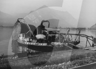 Unterwasser-Vorrat: Getreide-Tank vor der Versenkung, Därligen, 1939