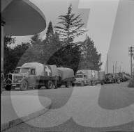 Kolonne; Lastwagenkonvoi an der Grenze; 1944