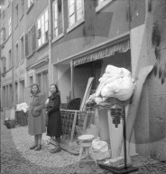 WK 2: Bombenabwürfe; Frauen, Einrichtungsgenstände, Schaffhausen 1944