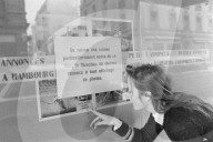 Frau vor Schaukasten, Sexkino Splendid, Genf 1972 