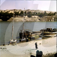 Barken am Nilufer bei Assuan, ca. 1960