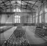 Brot; Vorrat fürs Militär, Turnhalle wird zur Lagerhalle; 1939
