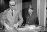Genf, Vorbereitung der Auktion, Christie's verkauft Nina Dyers Juwelen; 1969