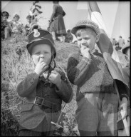 Knaben in Chermignon, 1942