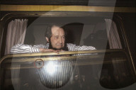 Alexander Solschenizyn bei seiner Ankunft im Zürcher Hauptbahnhof 1974