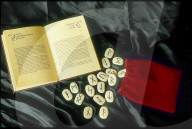 Übersinnliches: Runen, germanische Schriftzeichen