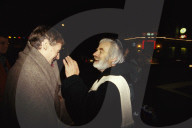 Pfarrer Ernst Sieber mit Obdachlosem Mann, 1994