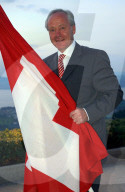 Köbi Kuhn mit Schweizerfahne