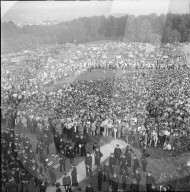 Menschenmenge am Knabenschiessen 1951