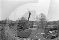 Sprengung eines Hochkamins in Zürich Giesshübel 1971