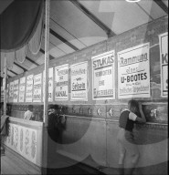 Guckloch-Galerie am Zürcher Knabenschiessen 1942
