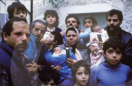 Familie mit verletzen Kleinkinder; Tränengaspetarde 1987