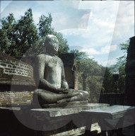Buddha im Reliquienhaus von Polonnaruwa, Sri Lanka ca. 1960