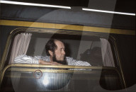 Alexander Solschenizyn bei seiner Ankunft im Zürcher Hauptbahnhof 1974