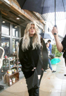 PEOPLE - Schwangere Khloe Kardashian wird von Paparazzi überflutet