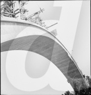 Der Bogen der Eisenbahnbrücke im Rohbau, Bern 1939