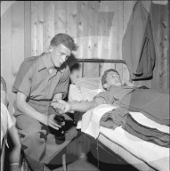 Rekruten bei der Blutspende, 1955