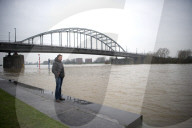 NEWS - Hochwasser auf dem Rhein