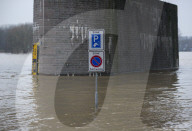 NEWS - Hochwasser auf dem Rhein