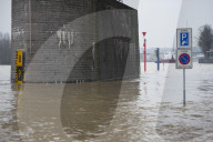 NEWS - Hochwasser auf dem Rhein