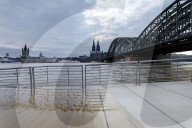 NEWS - Hochwasser auf dem Rhein