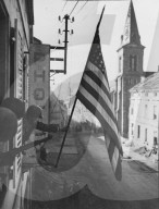 Befreiung Bitches, Vogesen, Alliierte Soldaten hissen US-Fahne, Sternenbanner; 1944