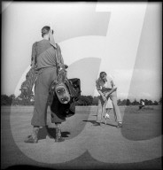 Don Juan, Graf von Barcelona, beim Golfspielen um 1947