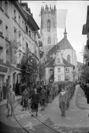 Schüler bei Fronleichnam-Prozession in Freiburg 1941