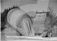 WK 2: Landesgrenze-Markierung durch Fesselballons bei Chiasso, 1945