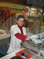 Marisol Bello 2004, Inhaberin eines spanischen Lebensmittelgeschäfts