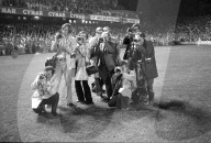 Länderspiel Schweiz-England 1971: Fotografen-Knäuel