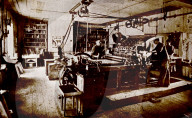 In Druckerei: Druckmaschine, historisch