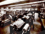 In Druckerei: Druckmaschine, historisch