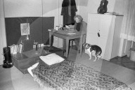 Ali Baba in seinem Zimmer im Pensionshaus "Frieden" am Hegibachplatz in Zürich 1973