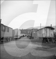Wohnwagenplatz von Jenischen nahe Genf, 1945