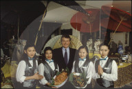 Robert Aschwanden mit Mitarbeiterinnen 1994