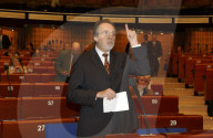 Dick Marty berichtet im Europarat über die CIA-Affäre, 2006