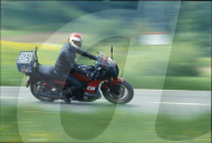 Motorradfahrer auf Strasse 1983