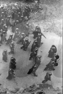 Studentenunruhen in Paris 1968: CRS im Ansturm