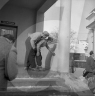 Raubüberfall auf Post Rheinach, Täter flüchteten nach Schiesserei; 1952