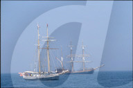 Historische Segelschiffe beim Auslaufen