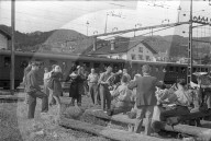 Russische Zivil-Internierte vor ihrer Abreise; 1945