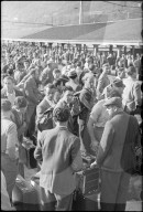 Italienische Internierte im Bahnhof Chiasso; 1945