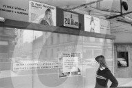 Frau vor Schaukasten, Sexkino Splendid, Genf 1972 