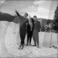 Ferdi Kübler in den Ski-Ferien in Arosa 1956, mit Severeyns und dessen Braut