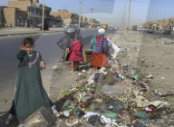 Bagdad: Kinder suchen in Müll nach Verwertbarem