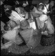 Schweineschmalz-Verteilung in Flums, 1959
