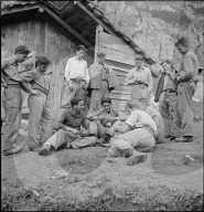 WK 2: Landhilfe; Lehrlinge machen Pause, Räumung einer Alp, 1942