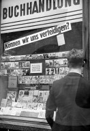 Buchhandlung nach Generalmobilmachung, circa 1939